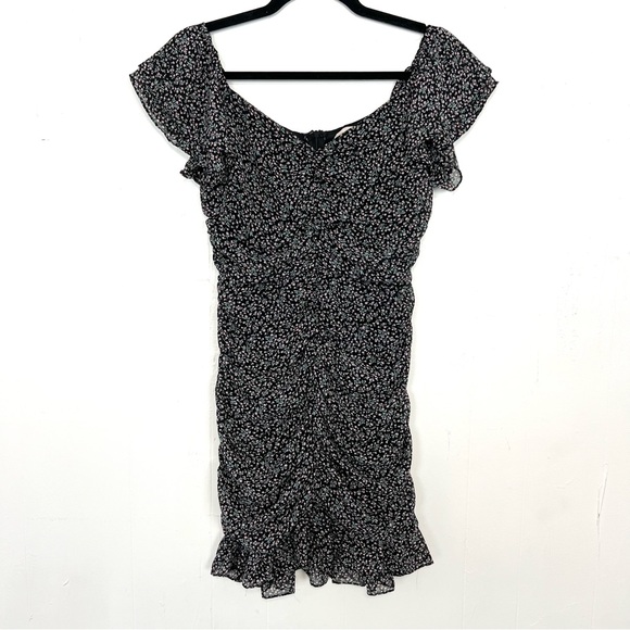 Leela & Lavender Dresses & Skirts - Leela & Lavender Black Floral Ruched Ruffle‎ Mini Dress Small